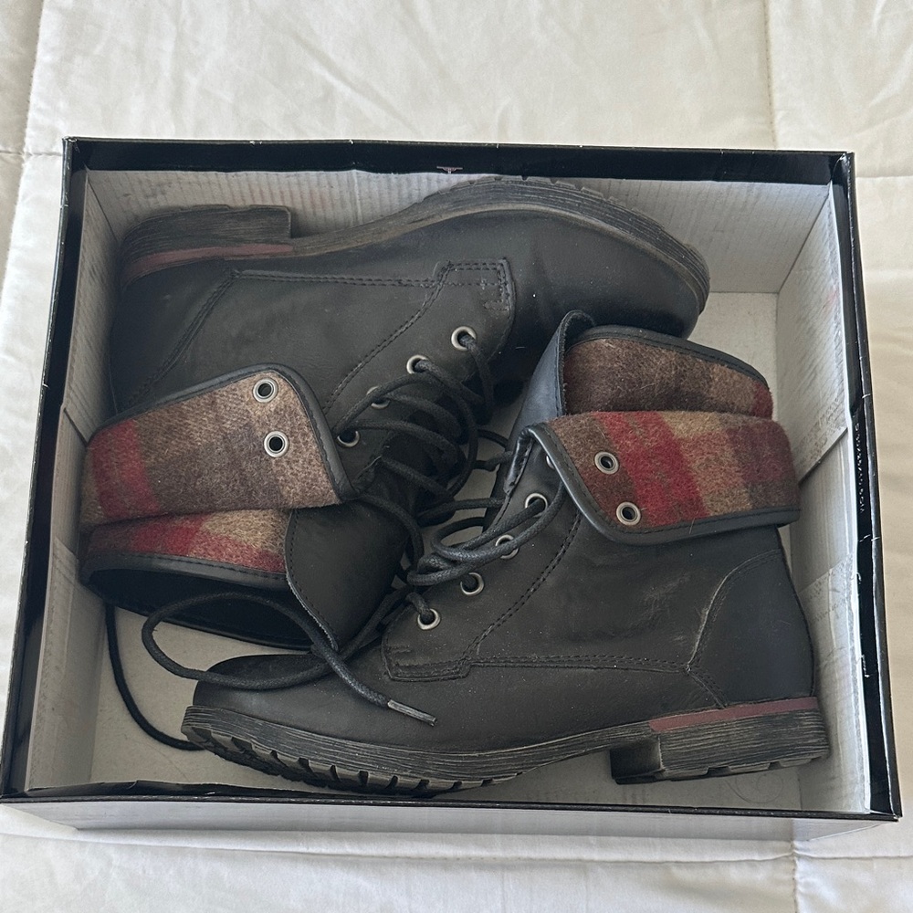 Women's fold over black and plaid boots